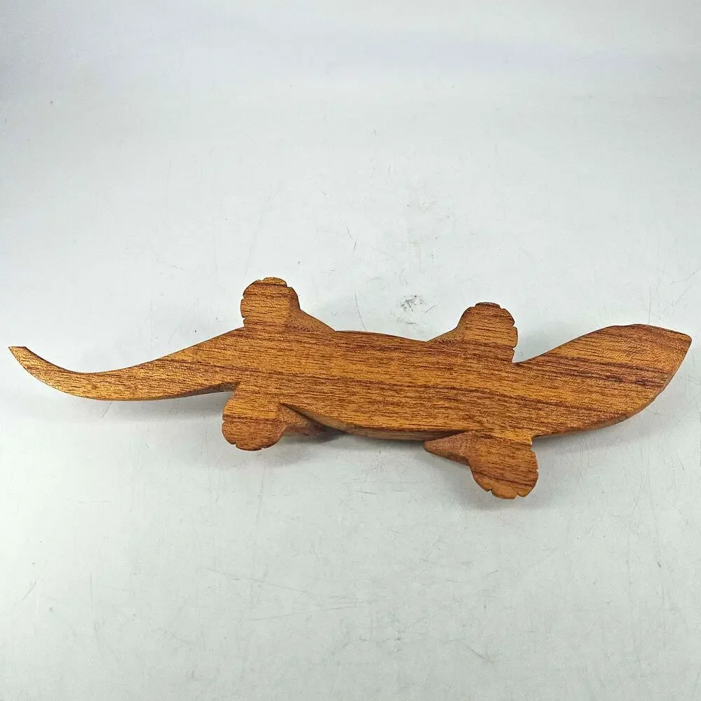 Vintage hand carved wood wooden gecko lizard Folk Art figurine